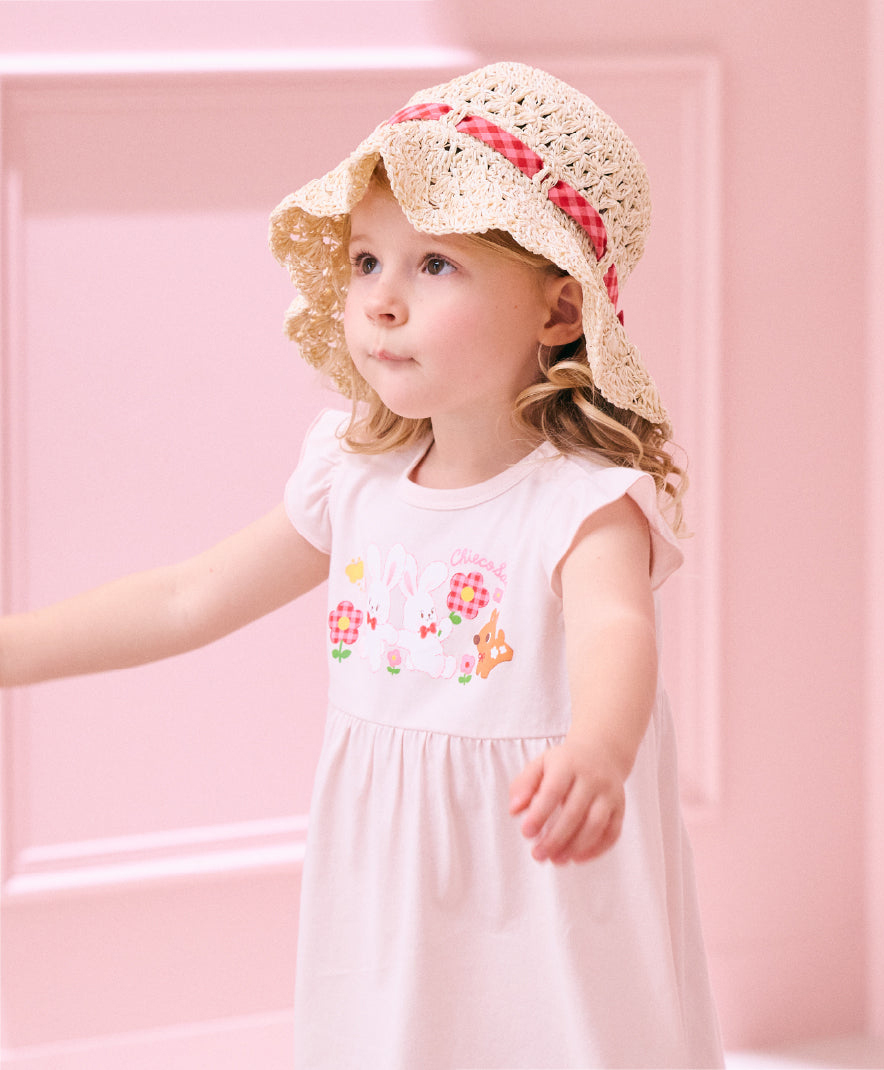 2026年春夏チエコサクの服を着たモデル